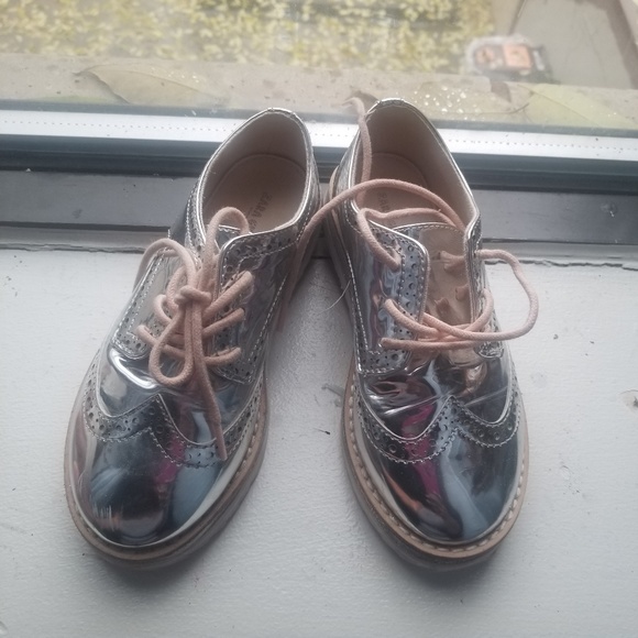 Silver Wingtips - Picture 2 of 2